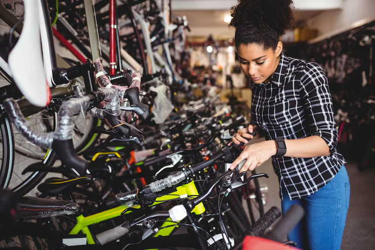 imgi 12 bicicletas que examinan mecanico 1170 2370